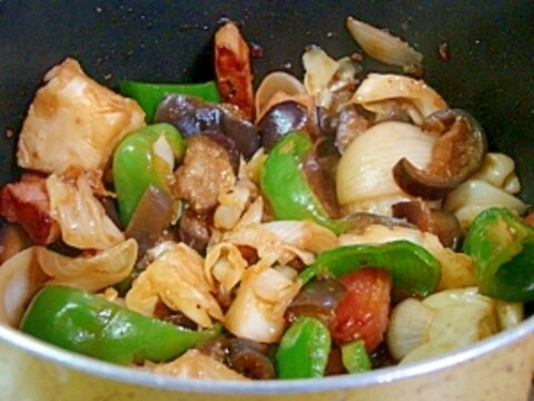 ベーコンとあるもの野菜の味噌ラー油炒め煮